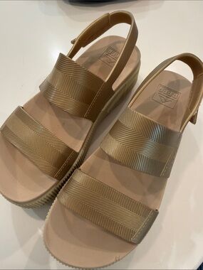 REEF Water Vista Sandals Gold Champagne Women's Size 7